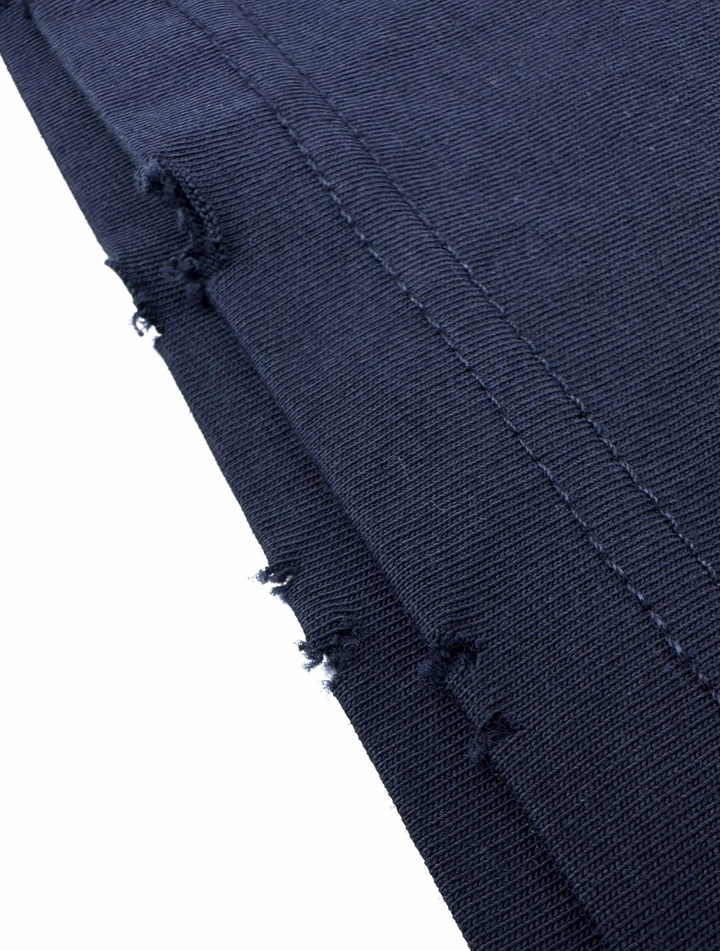 Women's Acne Studio distressed logo fake two-piece long sleeves, custom-made Arashi weft plain cotton, delicate, soft and waxy, moisturizing and skin-friendly. The whole body is dyed in ink-mist navy blue, with low-saturation and dark tones that are calm and low-key. It has a retro texture and creates an unintentional avant-garde relaxed atmosphere. The iconic Acne Studios distressed logo is printed on the body, with a mottled faded texture and a matte white Retro texture; the fake two-piece layered sleeves create layering, and the body is scattered with handmade holes. The restrained destruction details interpret the deconstructed aesthetics. Oversize women's off-shoulder silhouettes are stretched and tolerant. The oversized body reduces body constraints, and the freely draped clothing easily creates a lazy and casual aura. Dark Blue carries mottled emblems, and is relaxed and authentic. 1 Glue printing: Use glue liquid paint to print patterns on fabrics, and bake the fabric to fix the printed patterns and create a full sense of sophistication. 2. Positioning and wear-and-tear. Many places on the garment body are regularly positioned and worn manually. Manual brush marks are added to add texture and depth to the surface of the clothing to imitate the texture of natural wear and tear. 3. Enzyme washing treatment: The fabrics have been fermented and washed to make them feel better and more textured. They are not easy to deform, shrink or fade, and maintain long-term beauty. Accessories: Customized 1:1 Acne trademark Fit: Loose fit Size: S M L Style number: FF